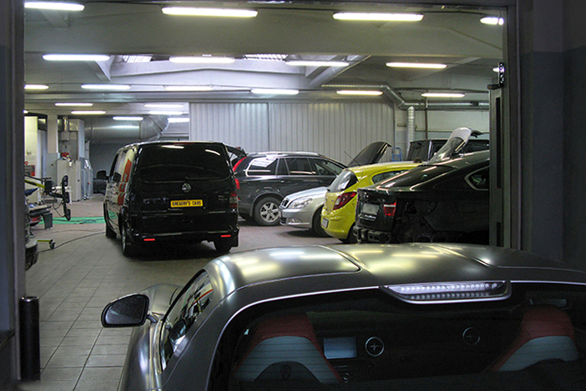 Автосервис предоставляет полный спектр услуг по техническому обслуживанию автомобилей.